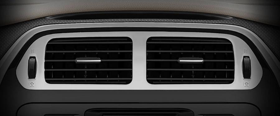 Детали интерьера Mahindra TUV300 2015 года  (фото 39 из 40)